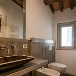 Πανσιόν Umbrian Concierge - La Corte Del Grillo 3*
