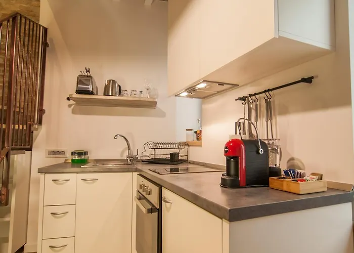 Umbrian Concierge - La Corte Del Grillo 3*